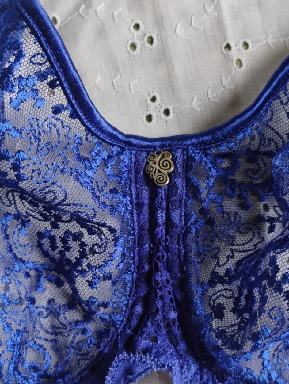 EMPREINTE Blue Lace Underwire Bra with Feminine Floral Lace - Picture 3 of 11